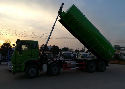 中山區(qū)密封式污泥運(yùn)輸車(chē)