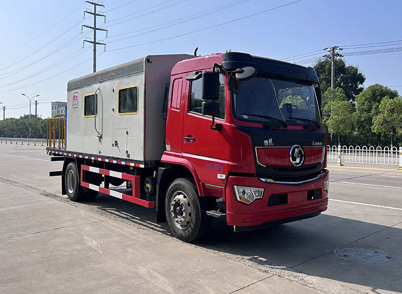 陜汽德龍L5000鍋爐車，蒸汽車